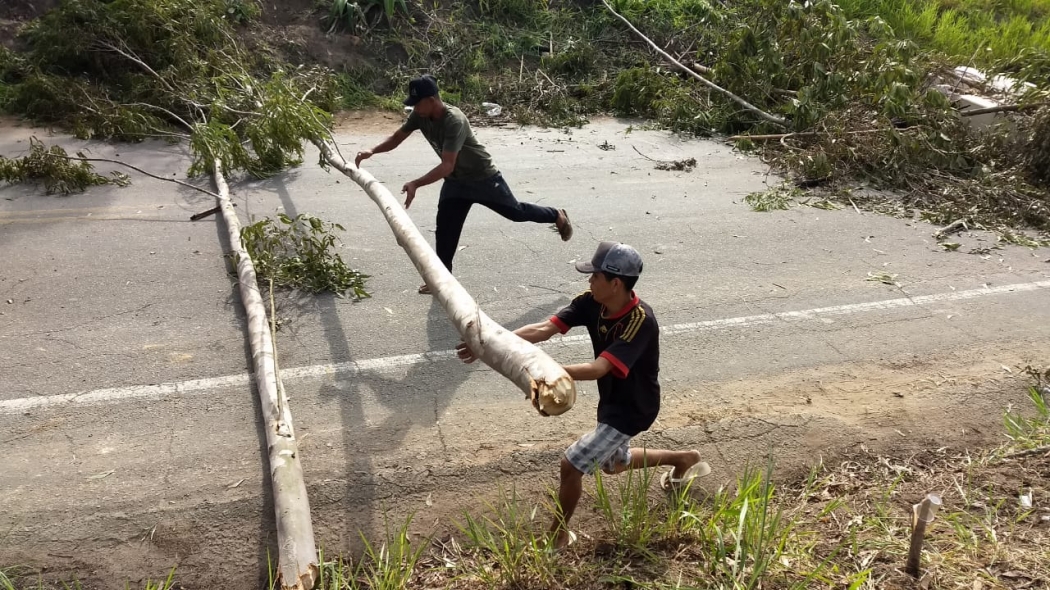 Manifestantes Bloqueiam A ES 010 Em Aracruz Norte Gazeta Online