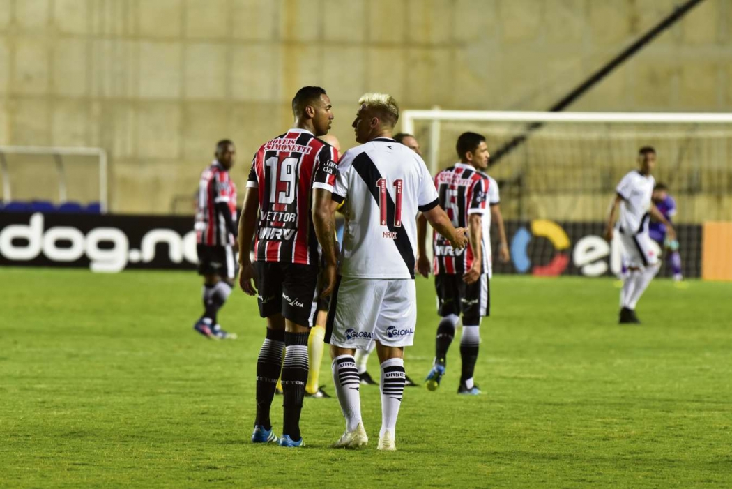 Serra e Vasco se enfrentaram no Kleber Andrade. Crédito: Marcelo Prest