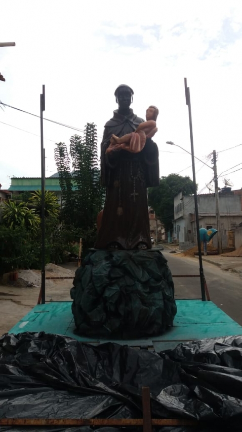 A imagem de São Benedito, em resina e retrátil, também seria utilizada na procissão do santo padroeiro da Serra. Crédito: Divulgação