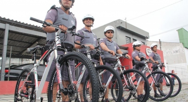 Polícia faz patrulhamento de bicicleta