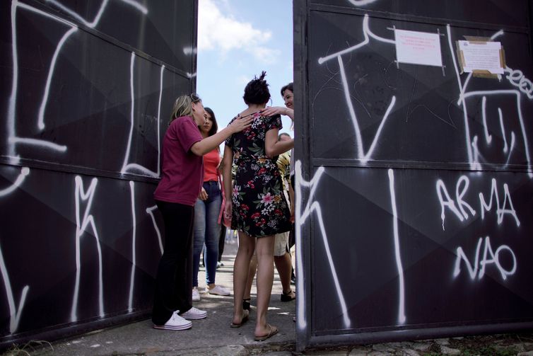 Escola Raul Brasil reabre as portas para professores e funcionários após massacre. Crédito: Ueslei Marcelino