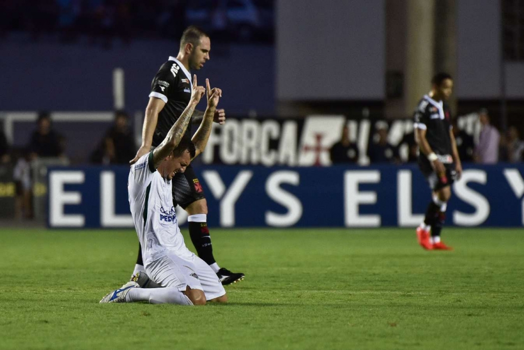 Jogo de Futebol Artilheiro em Madeira