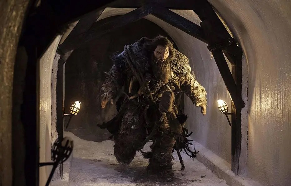 Game of Thrones: Um dos gigantes do Povo Livre ataca a Muralha na Batalha de Castelo Negro. Crédito: HBO