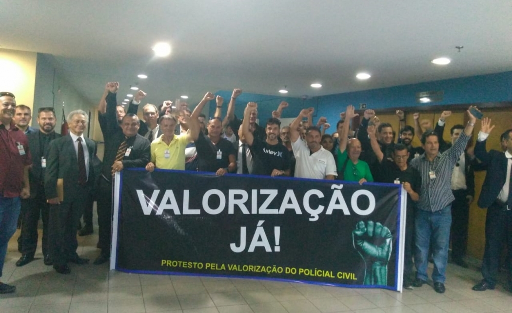 Protesto de delegados e investigadores da Polícia Civil na Assembleia. Crédito: Vitor Vogas