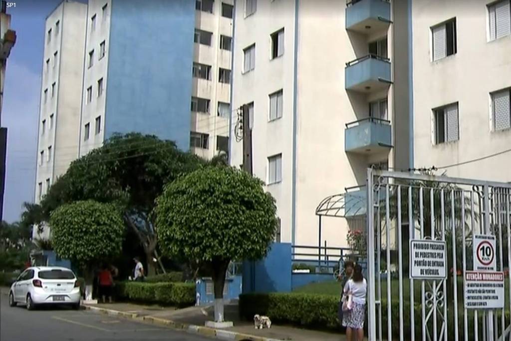Fachada do prédio onde a vítima Viviane foi encontrada morta dentro de uma mala em Mauá . Crédito: Reprodução/TV Globo