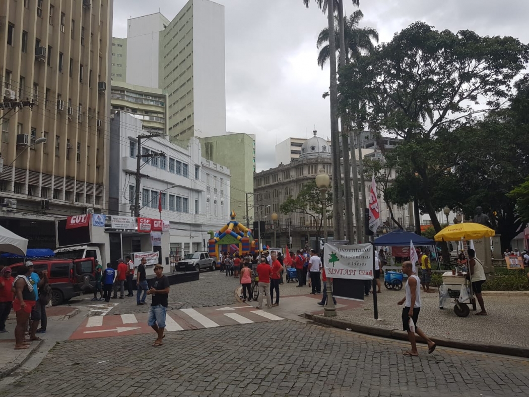 Dia do Trabalhador CUT realiza ato
