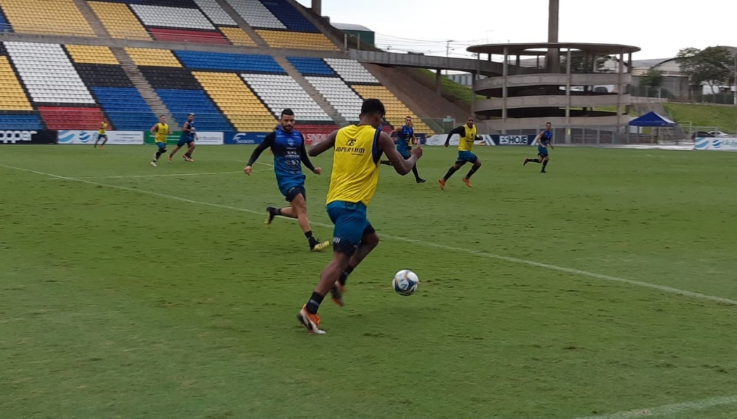Elenco do Vitória treinou no Kleber Andrade para a partida deste sábado (04) contra o Sobradinho-DF. Crédito: Sidney Novo