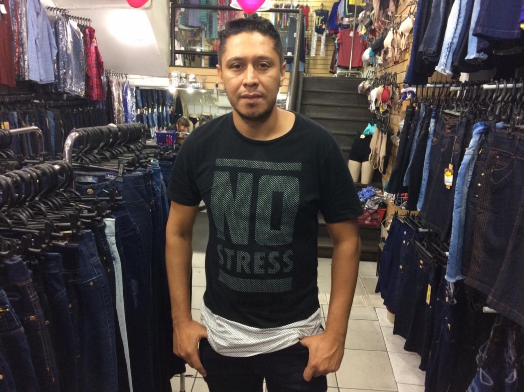 Salmo Ramos, gerente loja de roupas no Centro de Vitória. Crédito: Eduardo Dias