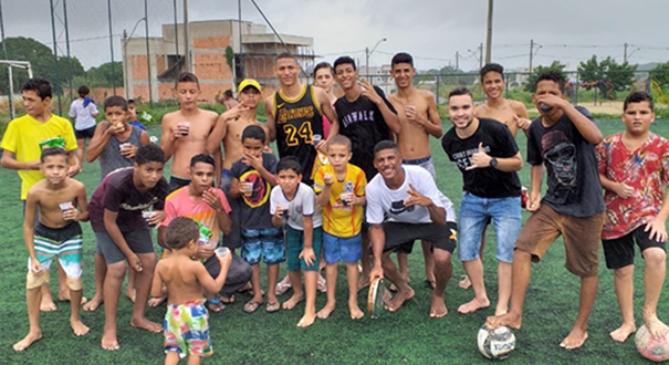 Richarlison comemora em Nova Venécia convocação para Seleção Brasileira. Crédito: Arquivo Pessoal