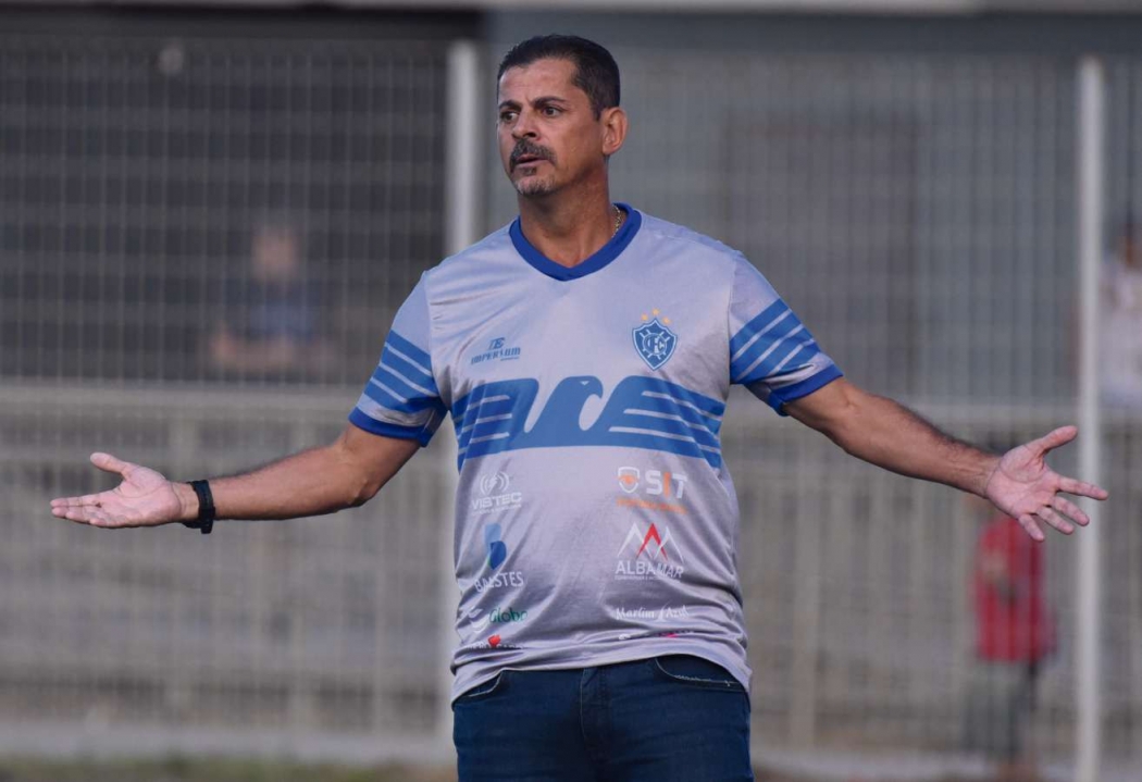 Valdir Bigode, técnico do Vitória na Série D. Crédito: Carlos Alberto Silva