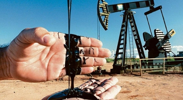  Exploração de petróleo em terra, em Linhares