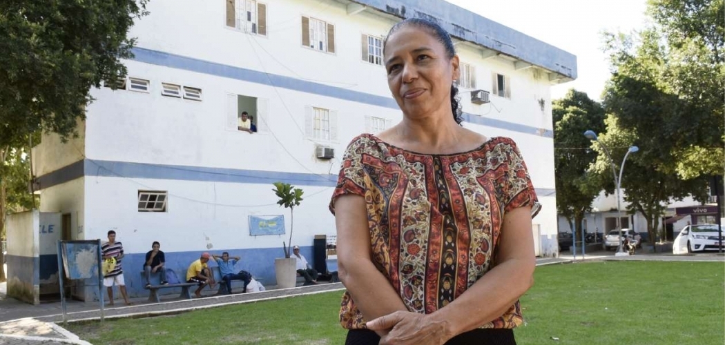  A dona de casa Marta dos Santos, de 53 anos, gosta da maneira como a prefeita Amanda Quinta (PSDB) cuida das pessoas da cidade, apesar da prisão, decretada pela Justiça. Ela avalia que a chefe do Executivo municipal é uma boa gestora.