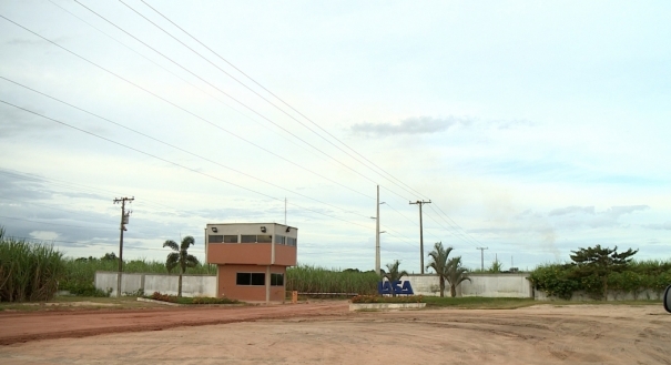 Entrada da LASA, indústria de produção de álcool, localizada em Linhares