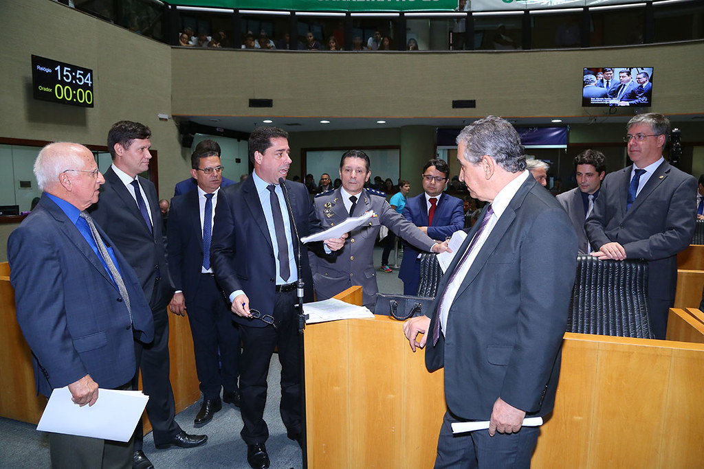Deputados durante sessão para votação do Fundo Soberano. Crédito: Tati Beling/Divulgação Assembleia Legislativa