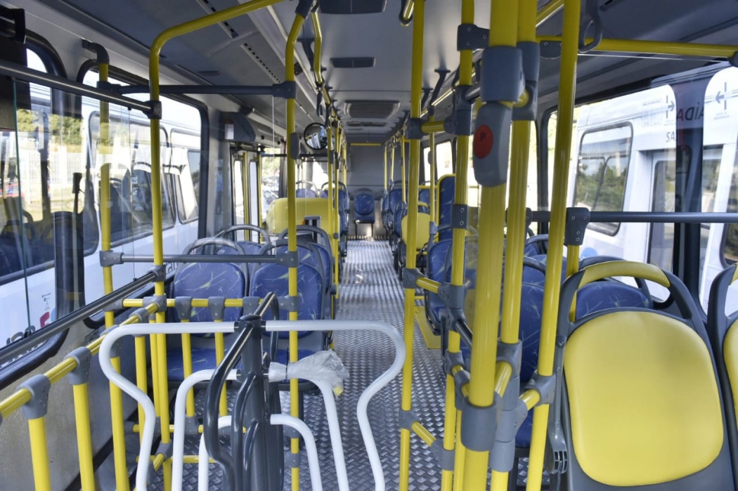 Ônibus do sistema Transcol com ar condicionado. Crédito: Fernando Madeira