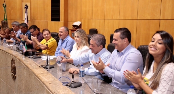 Carlos Manato, Soraya Manato e lideranÃ§as do PSL participaram do 1Âº encontro do partido, na Assembleia Legislativa
