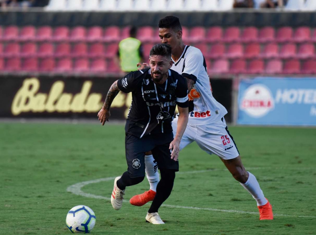 Ronicley e Richard em amistoso entre Vasco e Rio Branco, no Kleber Andrade. Crédito: Carlos Alberto Silva