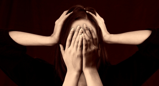 Medo, culpa e vergonha são alguns dos sentimentos que impedem vítimas de denunciar abusos sexuais 