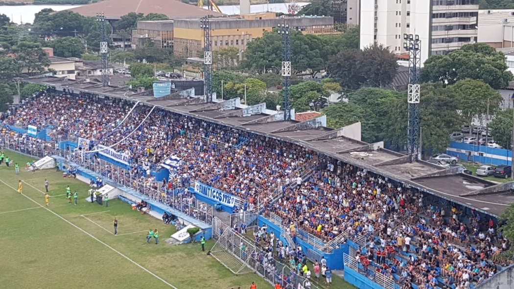 O Salvador Costa ficou lotado no jogo entre Vitória x Ituano, pela Série D. Crédito: Ricardo Madan