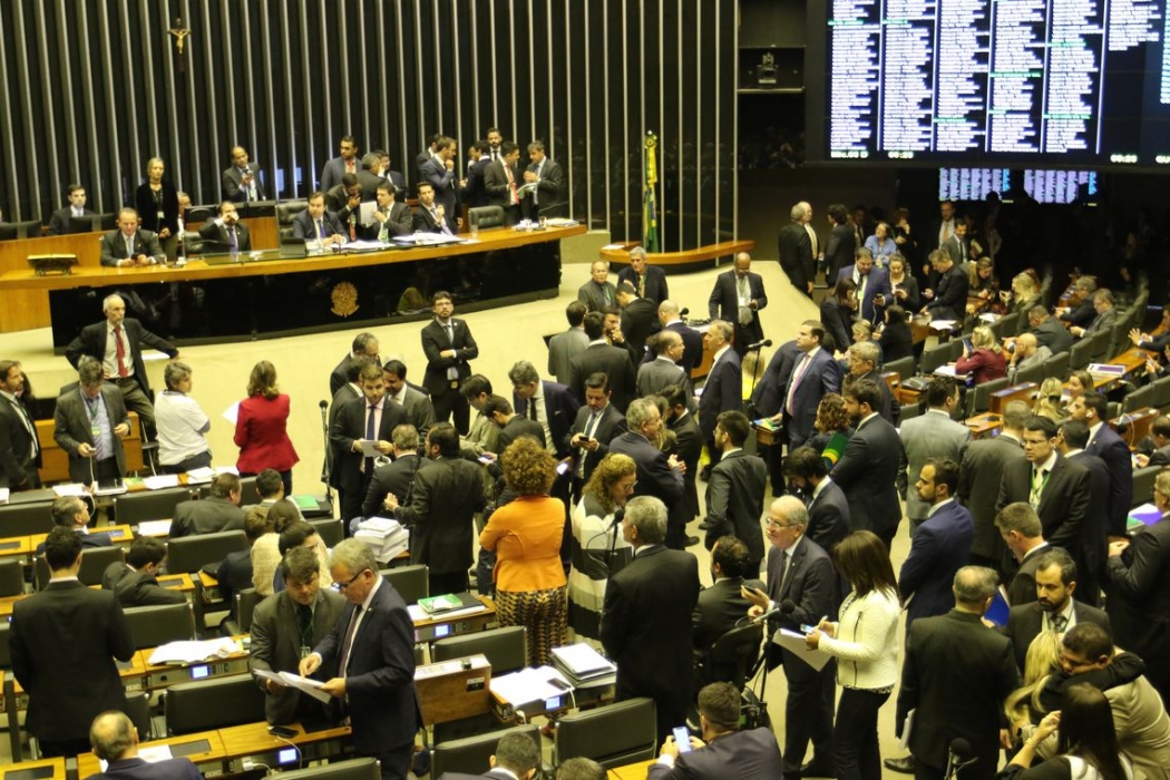 Texto-base da reforma da previdência foi aprovado em 1º turno nesta quarta-feira (10). Crédito: Fabio Rodrigues Pozzebom/Agência Brasil