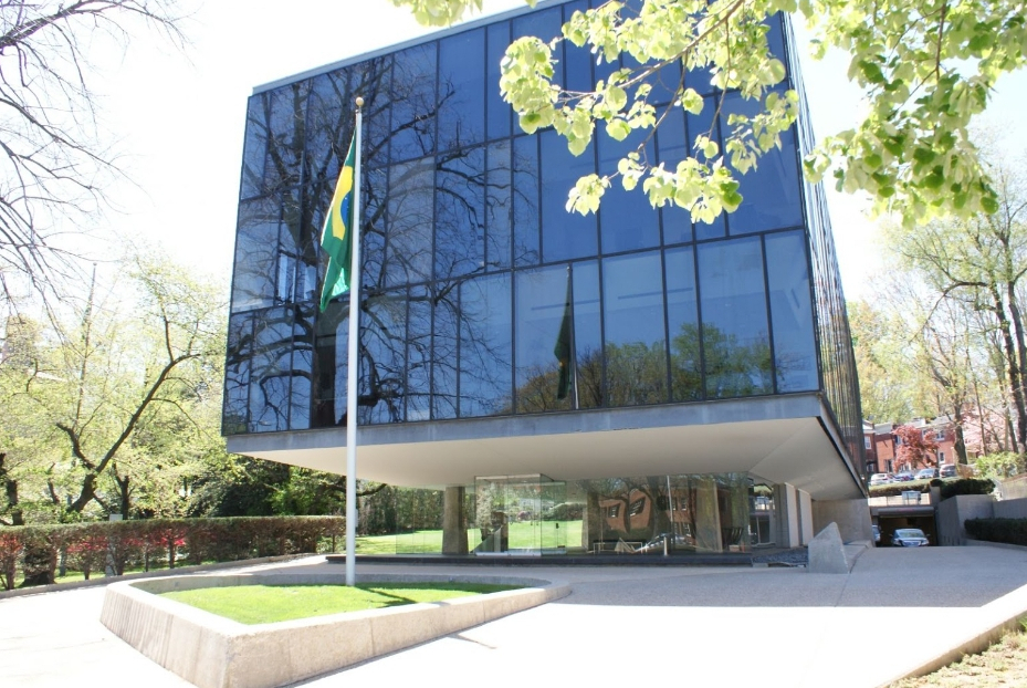 Prédio da Embaixada do Brasil em Washington, nos Estados Unidos. Crédito: Picasa/ Google
