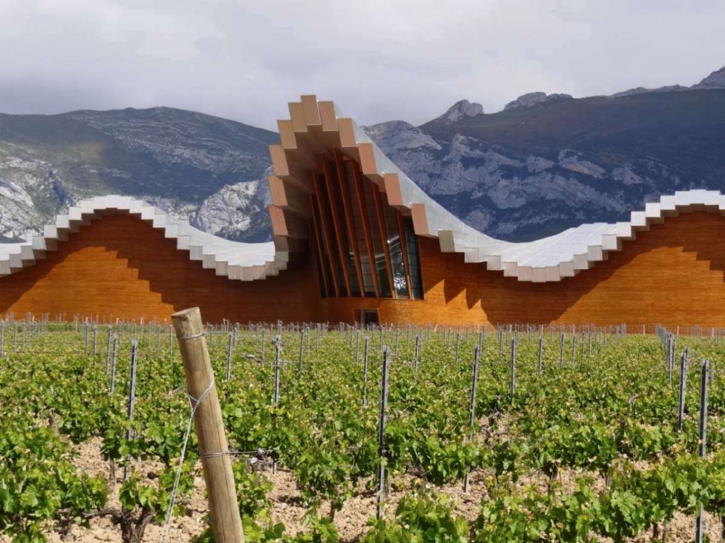 Bodegas Ysios (Rioja, Espanha). Arquitetura: Santiago Calatrava. Crédito: Divulgação