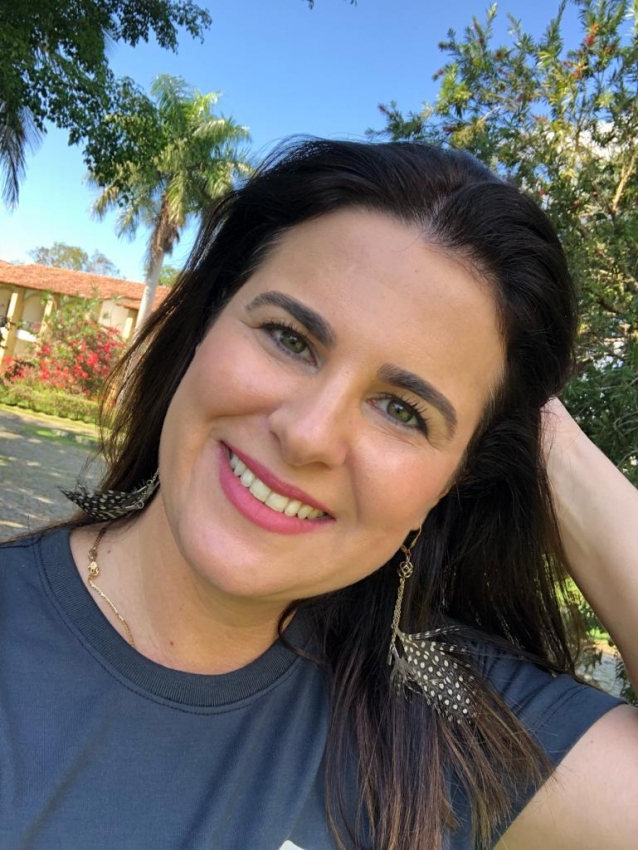 A coach de reconexão com o feminino, Vanessa Pantaleão: "Através da menstruação reafirmamos, todos os meses, a capacidade de gerar vida e nutri-la". Crédito: Arquivo pessoal 