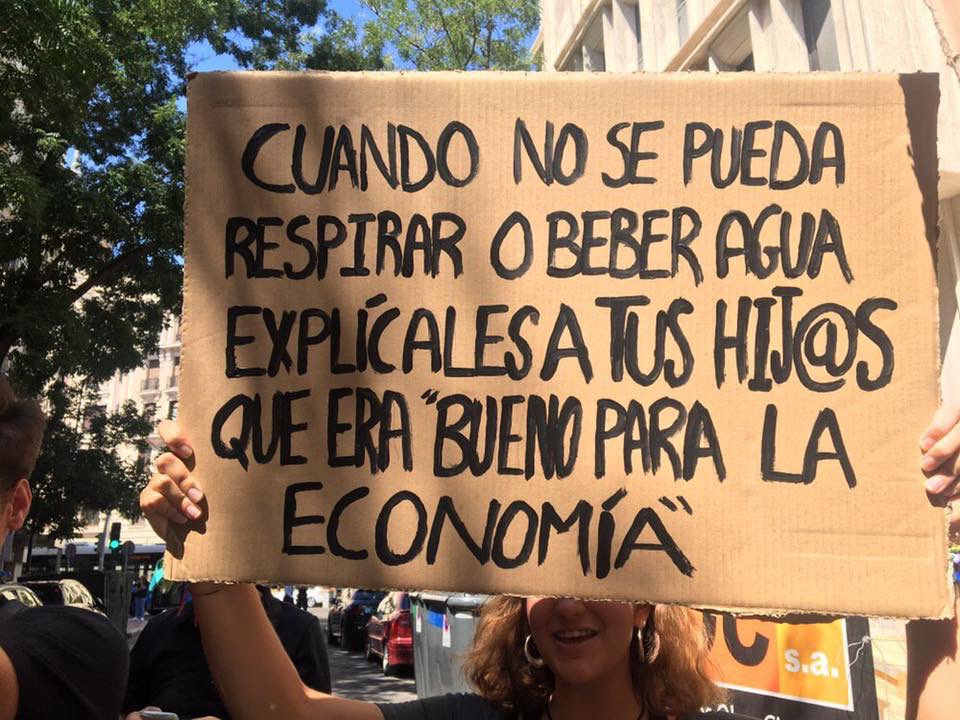 Protesto a favor da Amazônia em Madri, na Espanha. Crédito: Reprodução | Twitter (esmero)