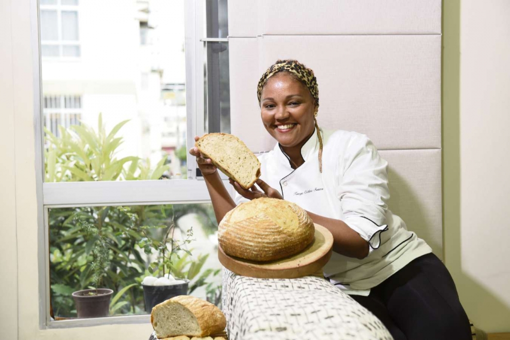 Kenya só conseguiu fazer um pão que considerou perfeito depois de três meses de tentativas. Crédito:              Vitor Jubini                       