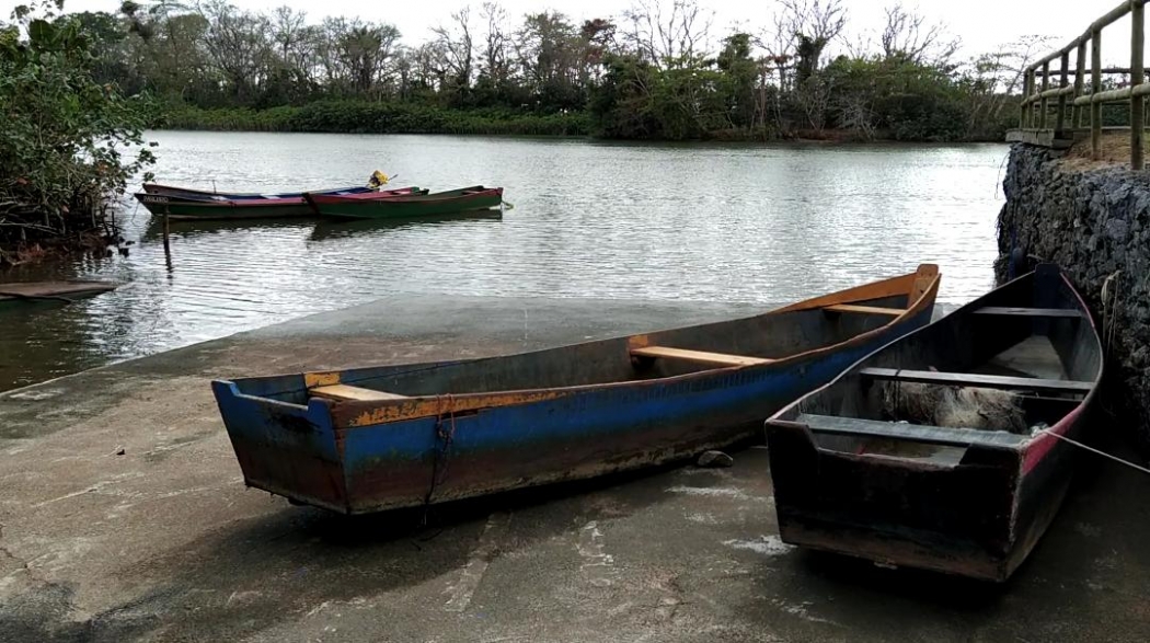 Poluído, trecho da foz do Rio Doce está impróprio para banho . Crédito: Eduardo Dias