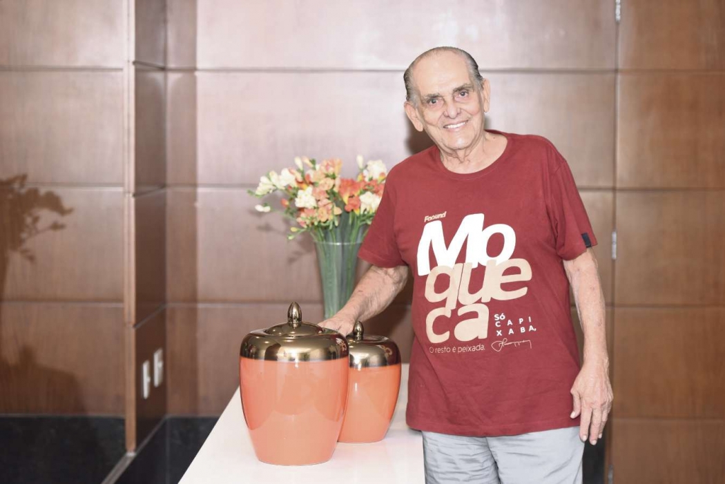 Aos 89 anos, o advogado Cacau Monjardim é um embaixador da moqueca capixaba. Crédito: Carlos Alberto Silva