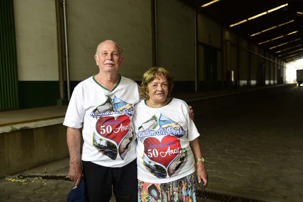 casal de aposentados Rosania Nogueira, de 82 anos e Geraldo Theodoro de Moraes, de 80 anos comemoram 50 anos de Jardim da Penha. Crédito: Ricardo Medeiros