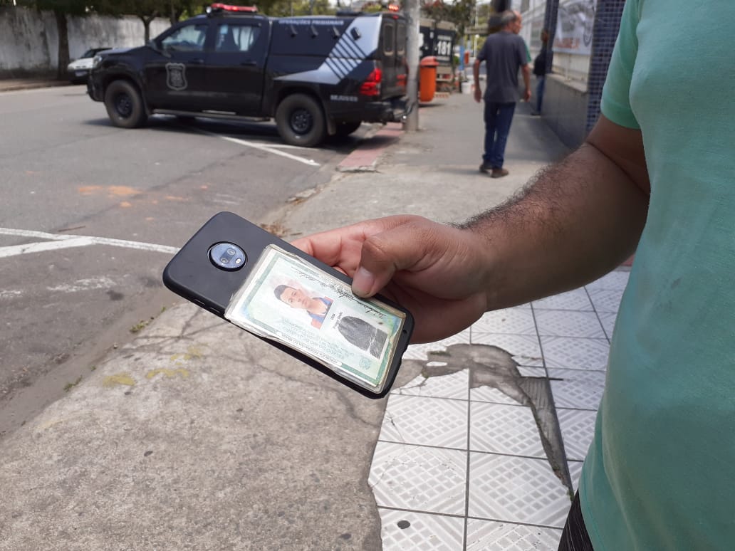 Dois mortos e um ferido em baile funk no bairro Ilha das Caieiras . Crédito: Raquel Lopes