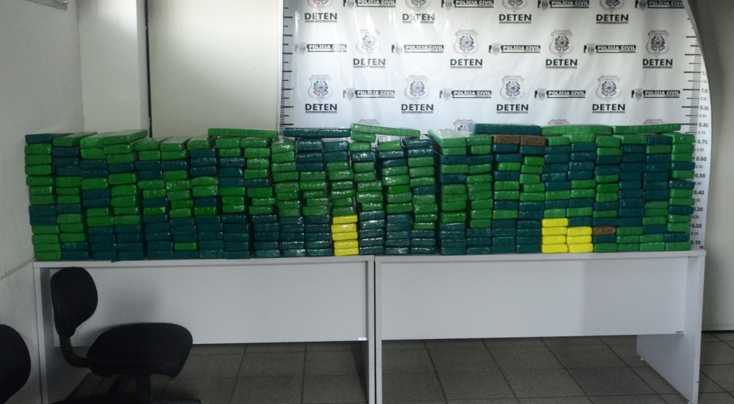 Policiais foram detidos com 350 kg de maconha no Espírito Santo . Crédito: Arquivo