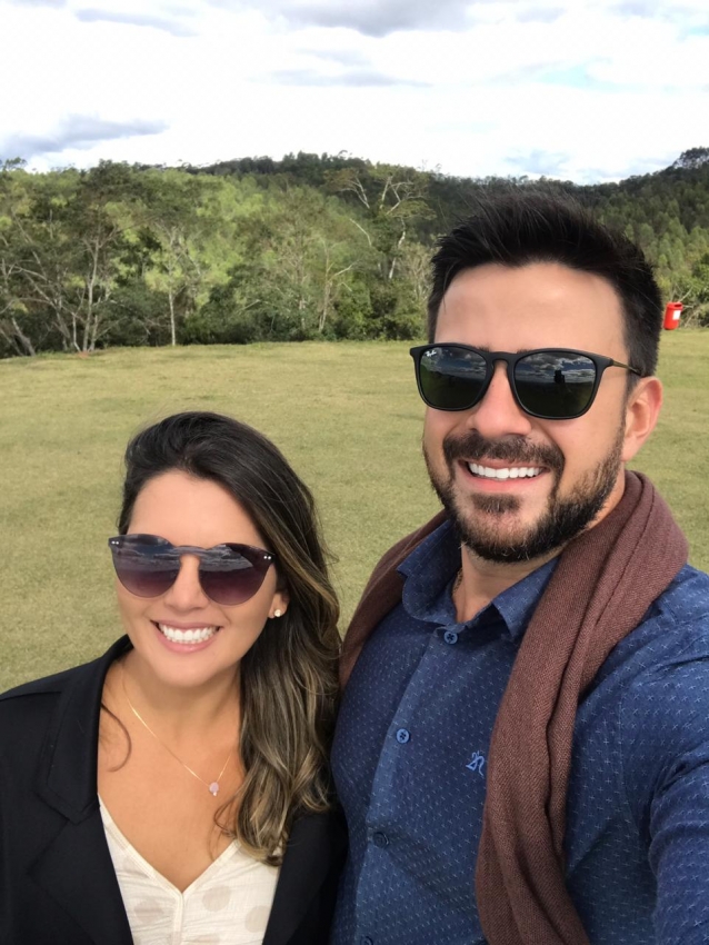 Rosi Barbosa o marido, Geovanni Cuzuol Ferreira, têm uma loja de roupas . Crédito: (Foto: Arquivo Pessoal)