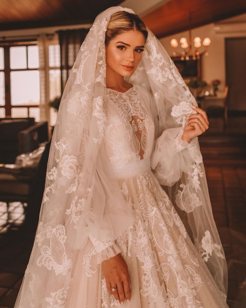 Thassia Naves se casa com vestidos e sapatos exclusivos . Crédito: Reprodução/ Instagram @thassianaves
