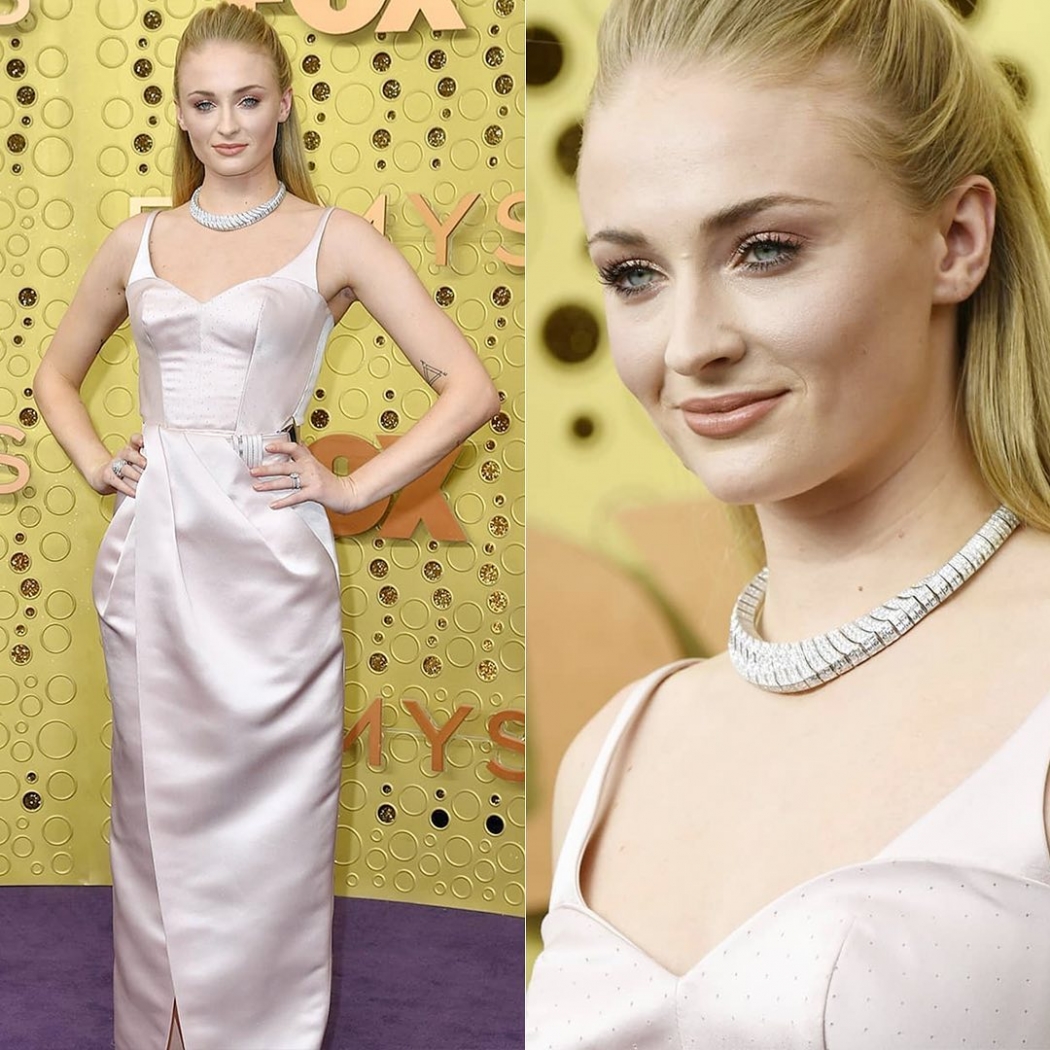 Sophie Turner usa Louis Vuitton. Crédito: Reprodução/ Instagram @tresclick