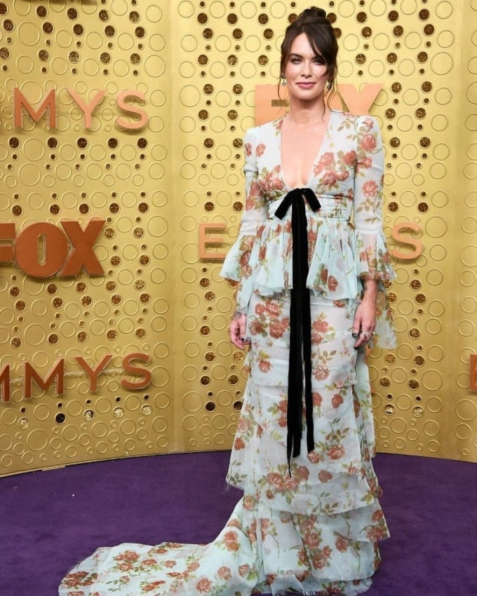 Lena Headey usa Brock Collection . Crédito: Reprodução/ Instagram @vanguardallure